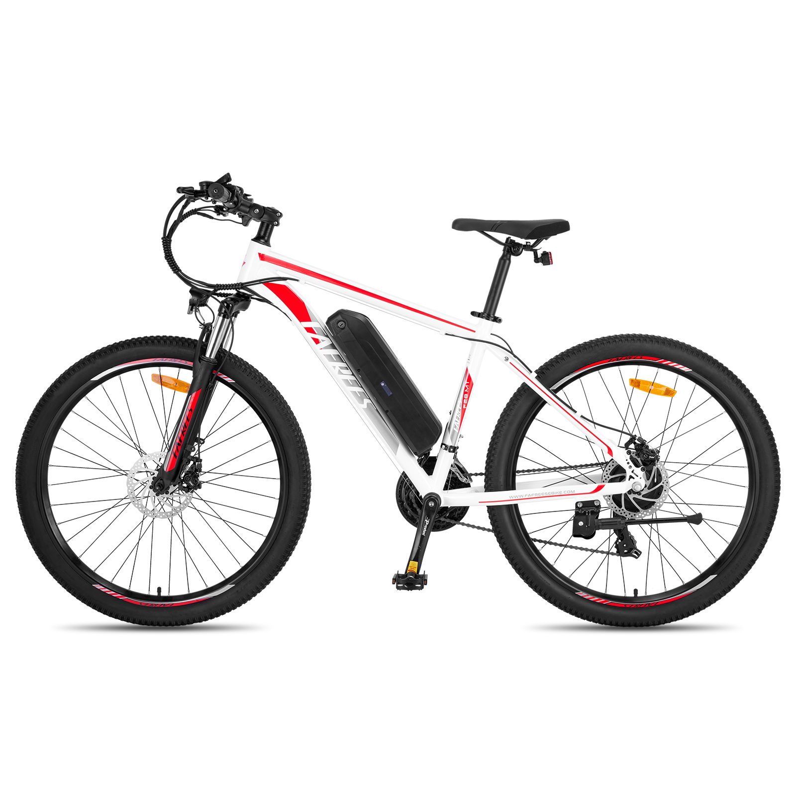 Weißes E-Mountainbike mit roten Akzenten. Schwarze Reifen, Gabel und Lenker. Akku am Rahmen.