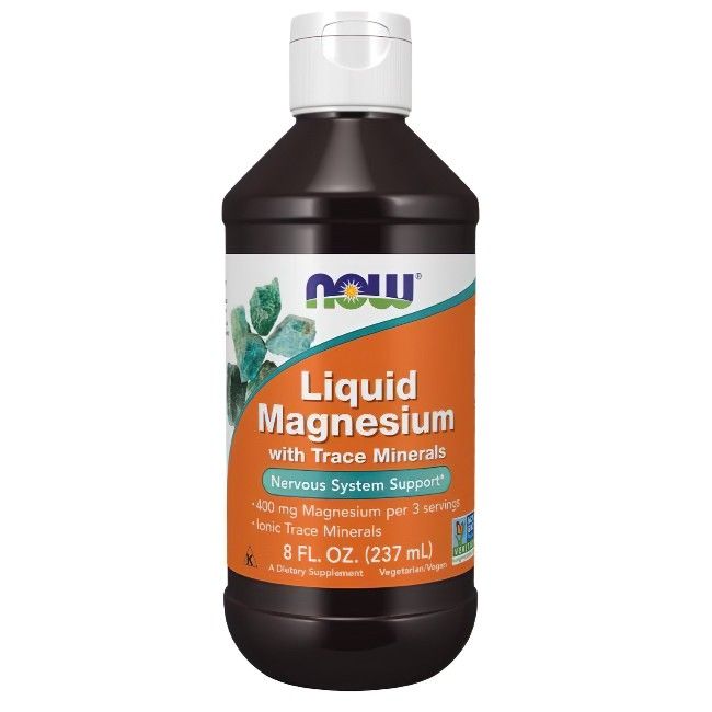 Braune Flüssigkeit in einer Flasche mit weißem Deckel. Aufschrift: "Liquid Magnesium with Trace Minerals". Logo: "now".