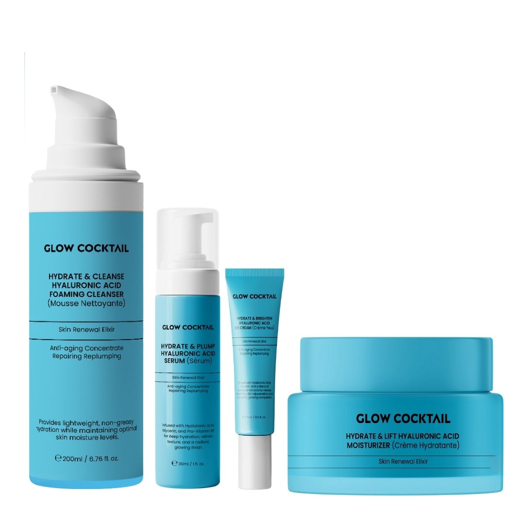 Set mit vier Hautpflegeprodukten. Enthalten sind eine Flasche, eine Sprühflasche, eine Tube und ein Tiegel. Alle sind hellblau und weiß.