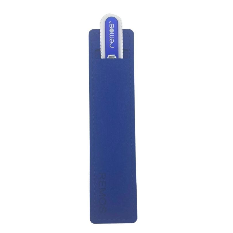 Blaues Etui mit Glasnagelfeile. Marke: remos. Feile im Etui.