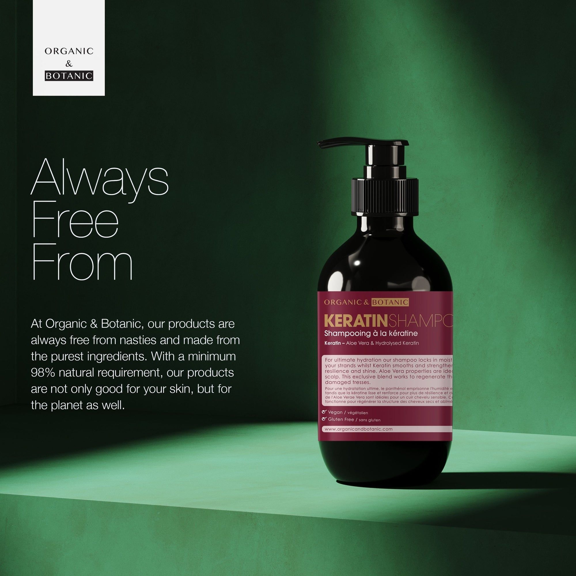 Braune Flasche mit schwarzem Pumpkopf. Etikett mit Schriftzug: Keratin Shampoo. Text in Englisch und Französisch. Vegan und glutenfrei. Hintergrund grün.