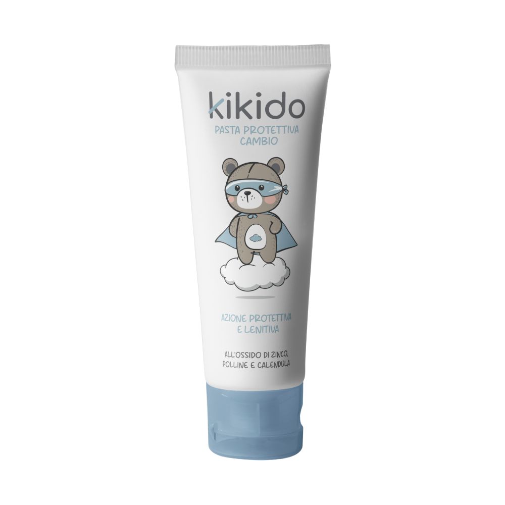 Weiße Tube mit blauem Verschluss. Aufschrift "kikido" und Illustration eines Bären. Text: Pasta Protettiva Cambio, Azione Protettiva e Lenitiva.