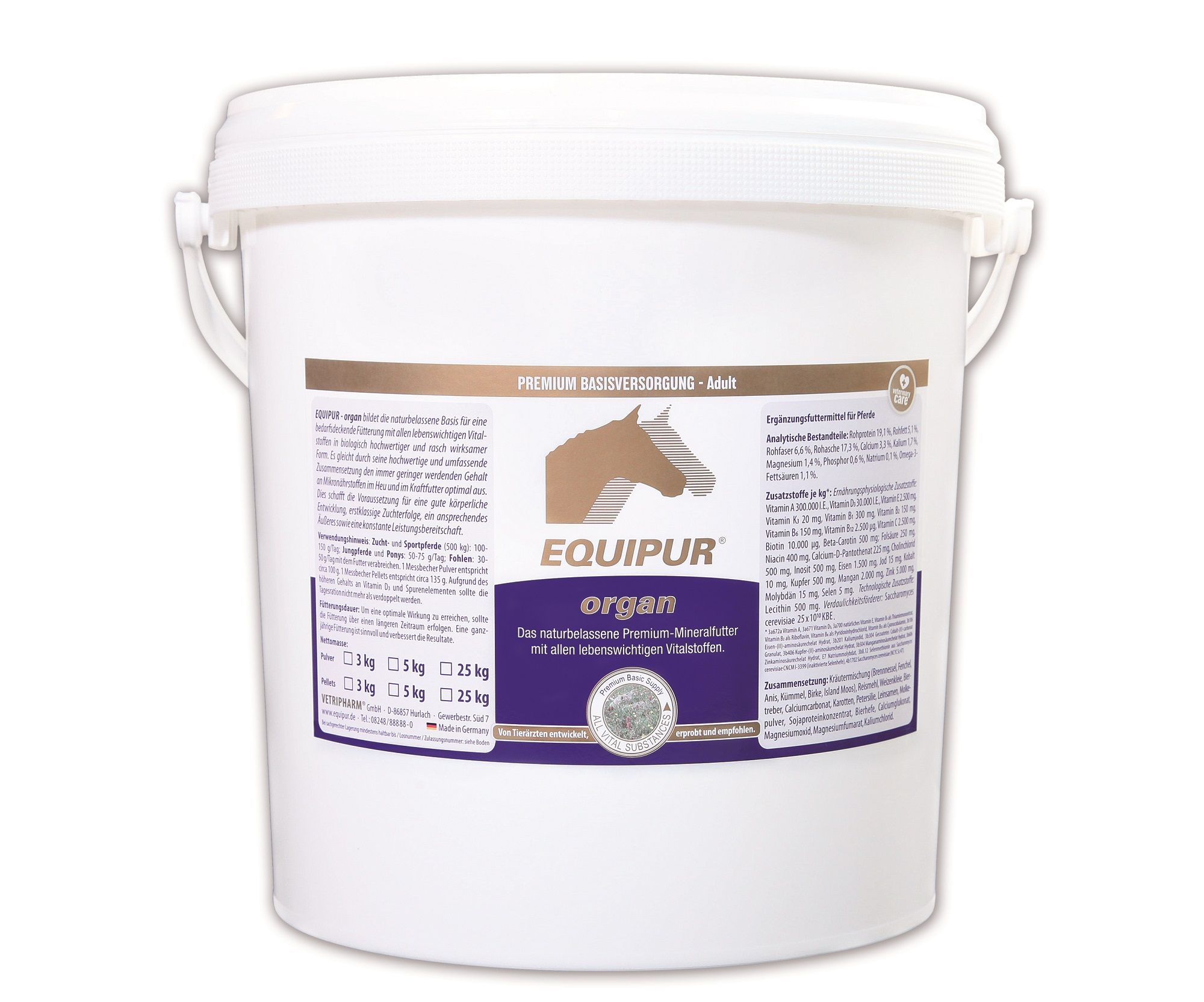 Weißer Eimer mit Griff. Aufkleber mit Produktinformationen und Logo: EQUIPUR organ. Premium-Mineralfutter für Pferde.