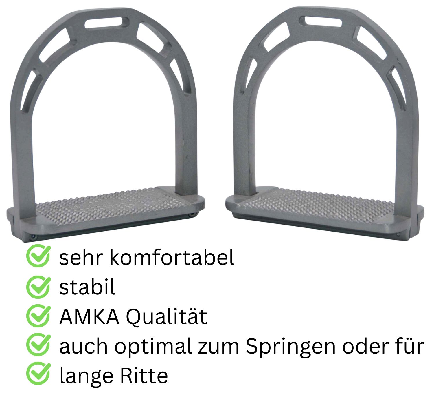 Zwei silberfarbene Steigbügel aus Aluminium. Text: AMKA Qualität. Die Steigbügel haben eine rechteckige Trittfläche mit Riffelung.