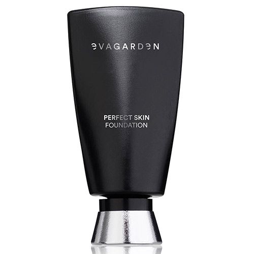 Schwarze Foundation-Tube mit silberfarbenem Boden. Aufschrift: Eva Garden Perfect Skin Foundation.