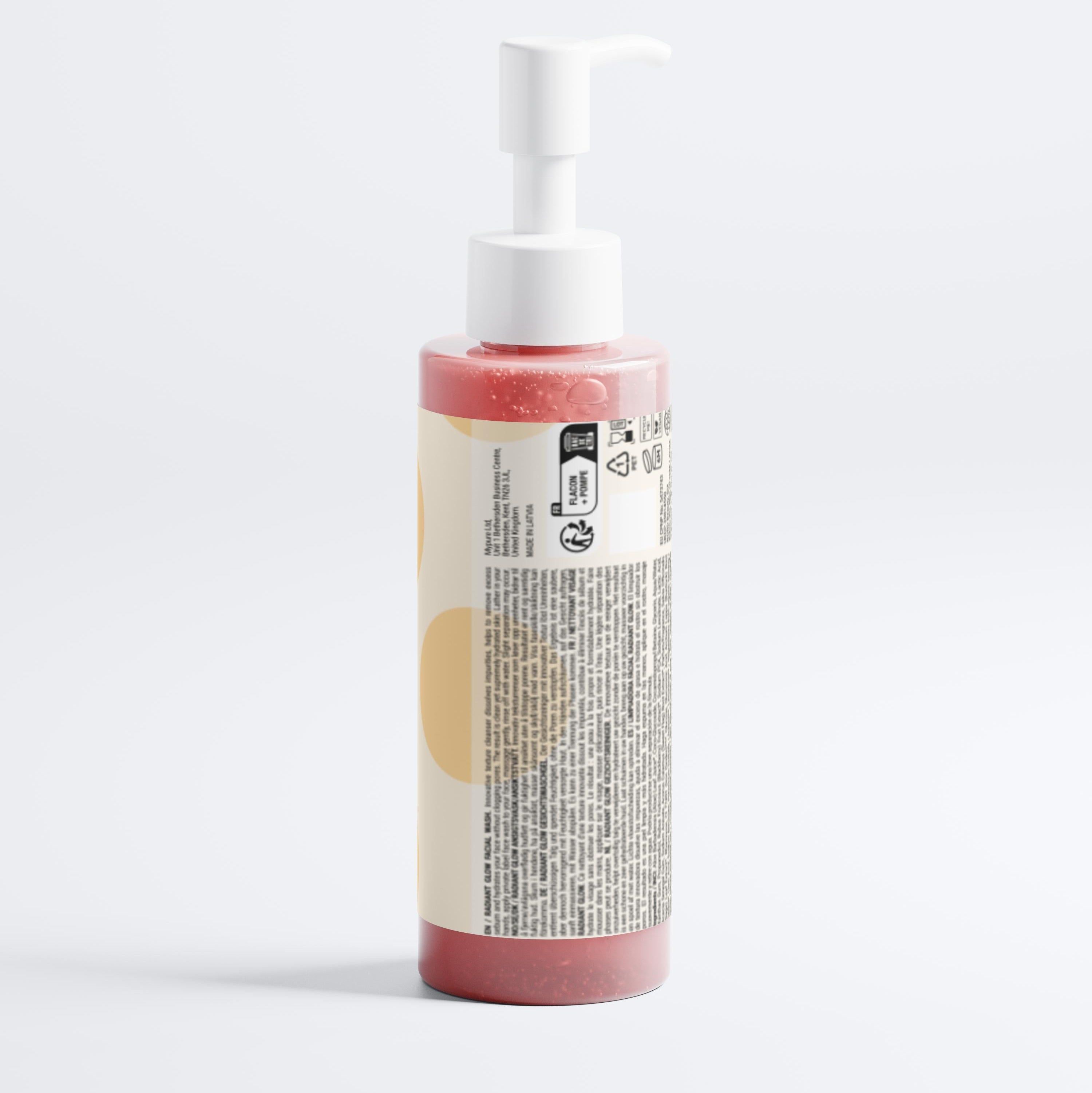 Rückseite einer Zero Skin Gesichtsreiniger-Flasche mit Produktinformationen.