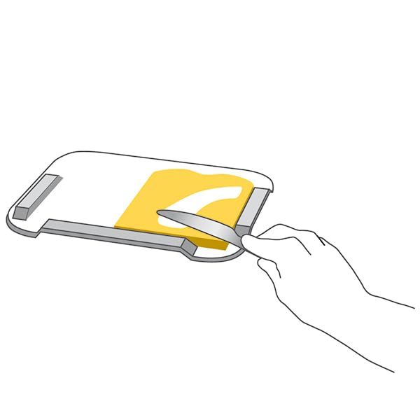 Illustration einer Hand, die mit einem Messer Käse auf einem Brett schneidet.