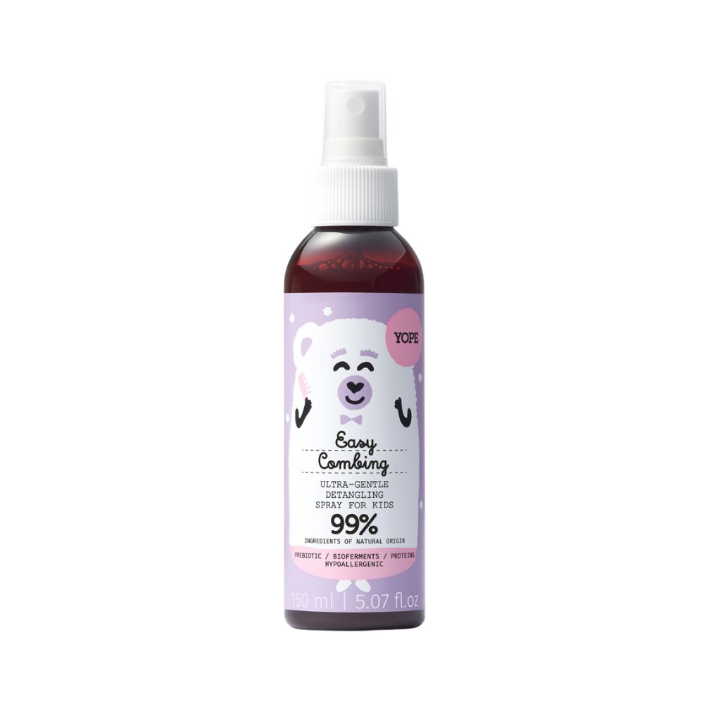 Flasche mit Sprühkopf. Aufkleber mit Bär-Illustration und Text: Easy Combing, Ultra-Gentle Detangling Spray for Kids, 99%.