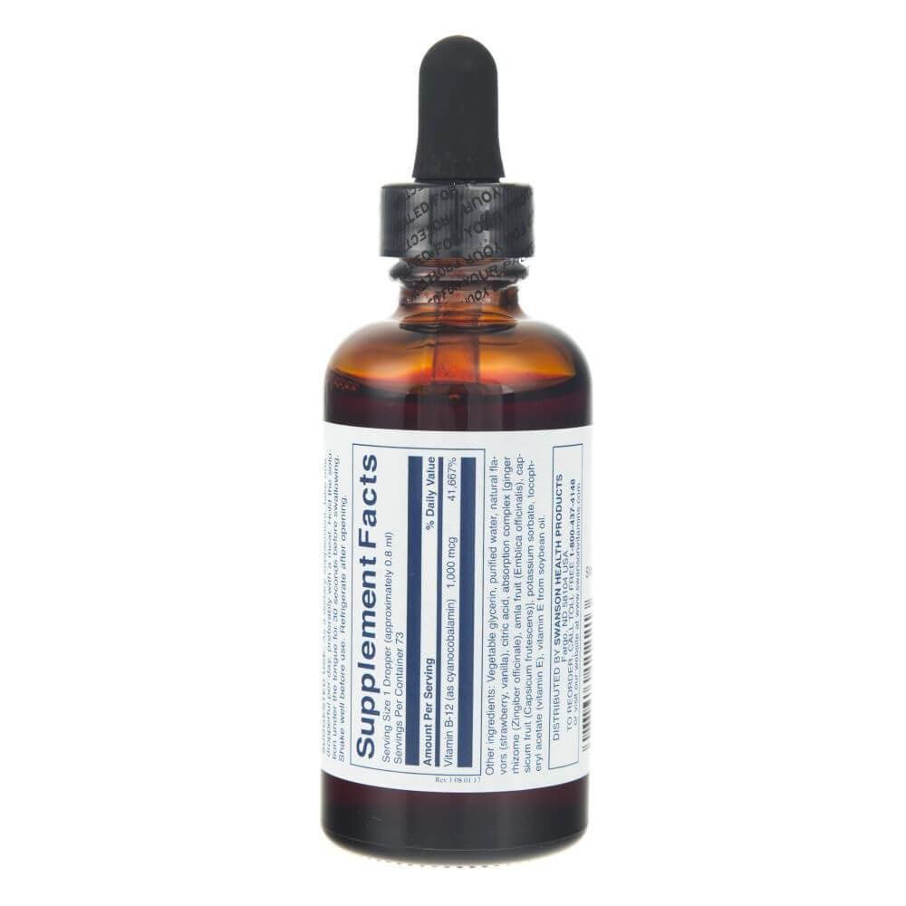 Rückseite einer braunen Glasflasche mit Pipette, zeigt Supplement Facts für SWANSON B12 Cyanocobalamin Erdbeerflüssigkeit.