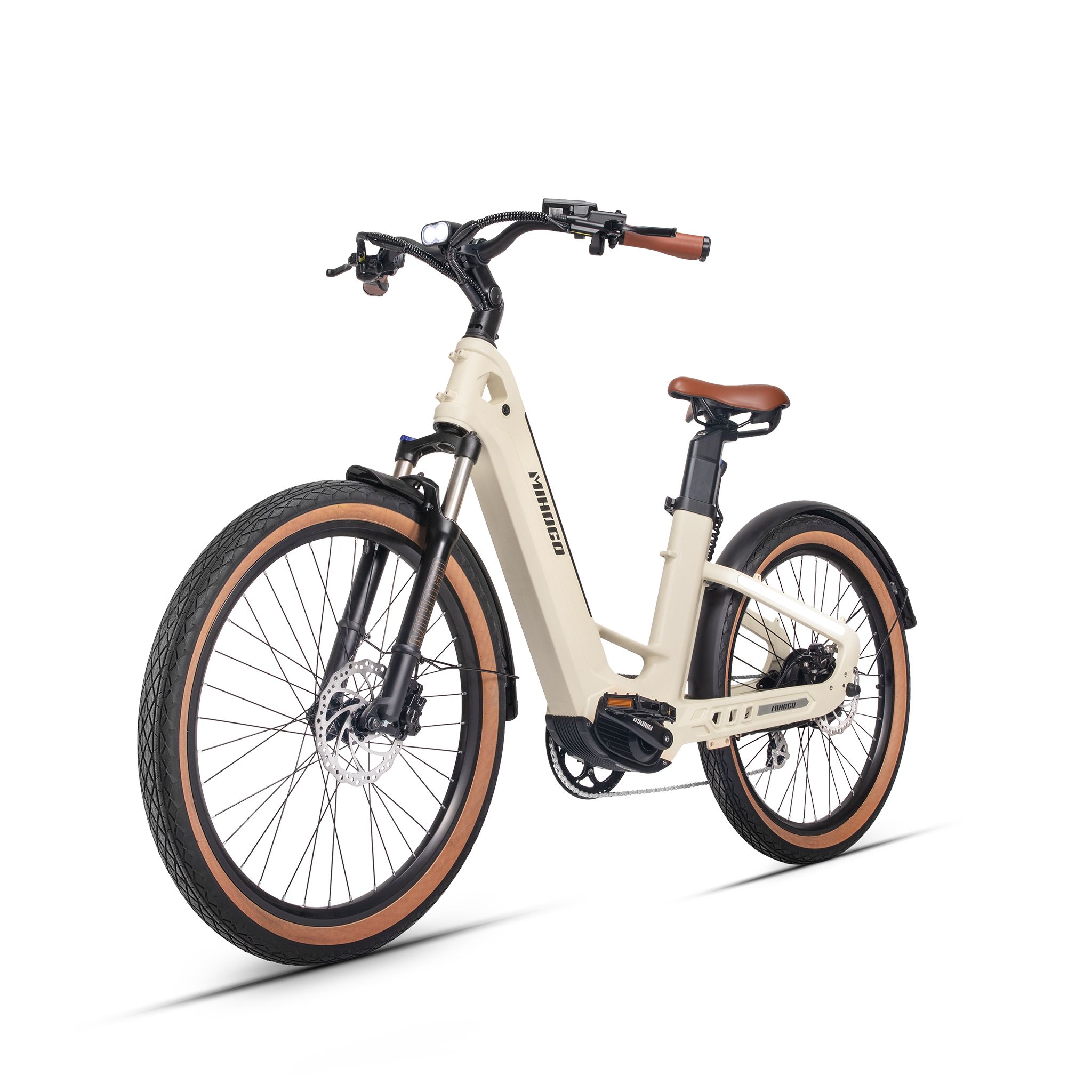 E-Bike in Beige mit braunen Reifen und Sattel. Schwarze Schutzbleche und Lenker. MIHOGO-Logo.