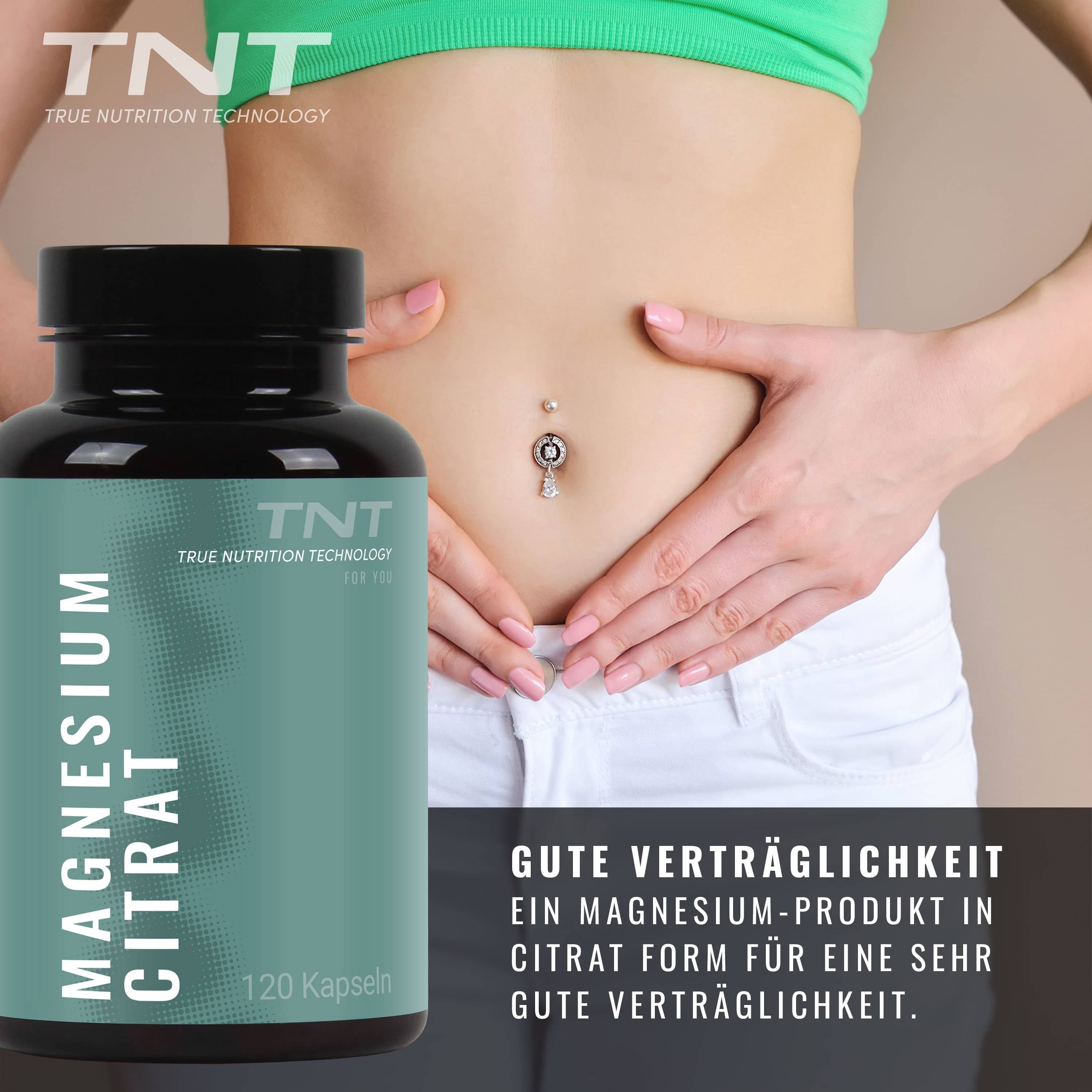 Magnesium Citrat Flasche neben einer Person. Text: Gute Verträglichkeit. Ein Magnesium-Produkt in Citrat Form.