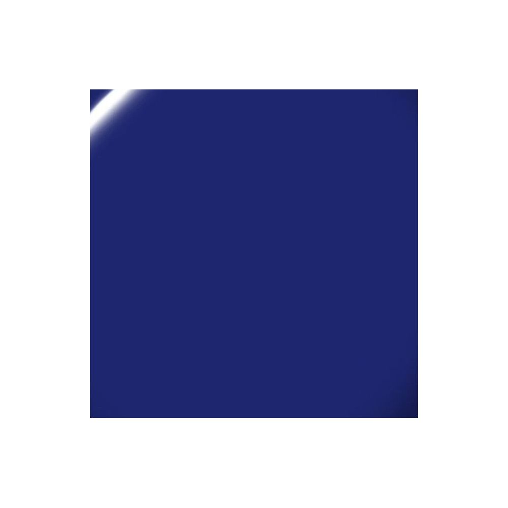 Einfarbiger, dunkelblauer Nagellack. Quadratische Form, glänzende Oberfläche.