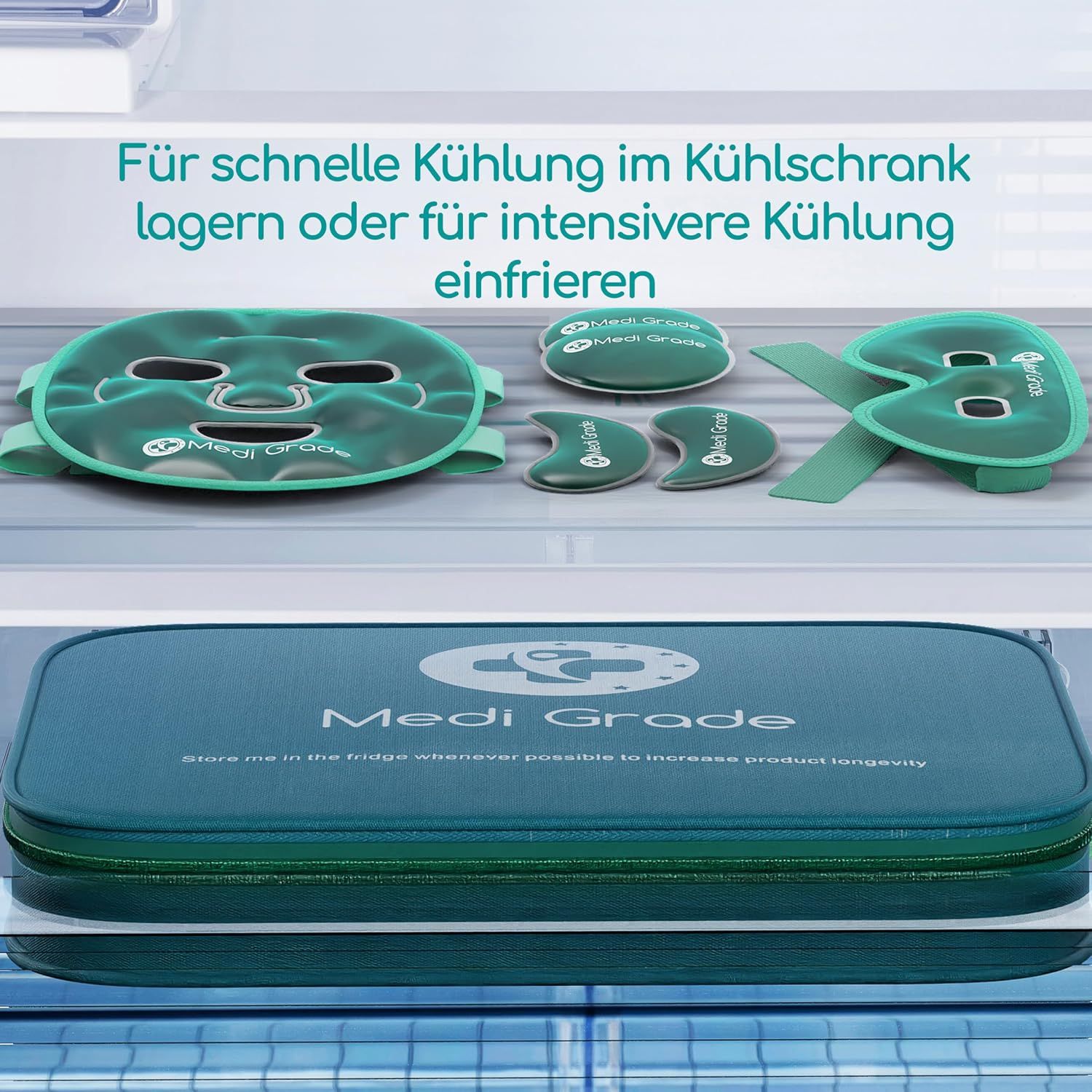 Mann hält eine grüne Gesichtsmaske mit Gel-Füllung.