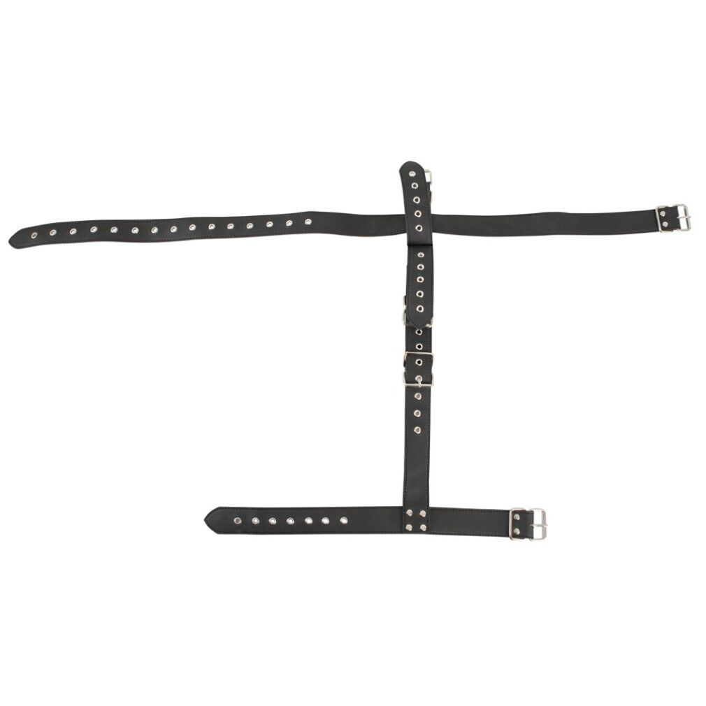 Schwarzes Fessel-Set. Aus Lederimitat mit Metallschließen und Ösen. Besteht aus mehreren Riemen, die durch Schnallen verbunden sind.