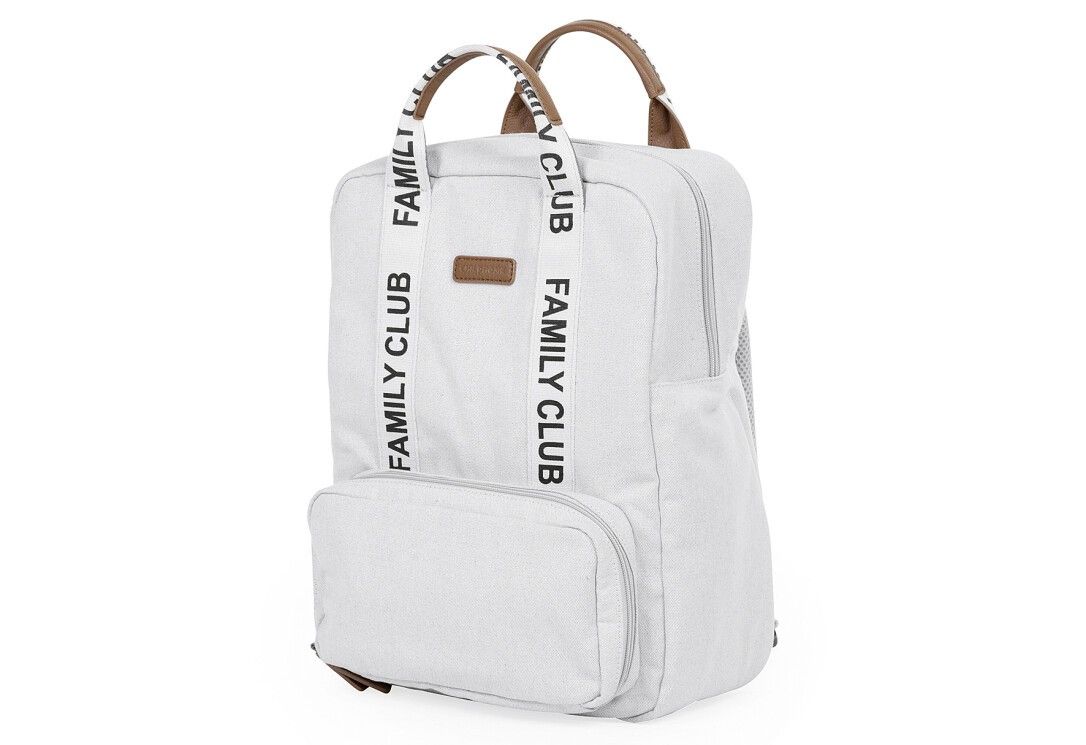 Weißer Wickelrucksack, schräg. Mit Trägern und Schriftzug FAMILY CLUB. Braune Details.