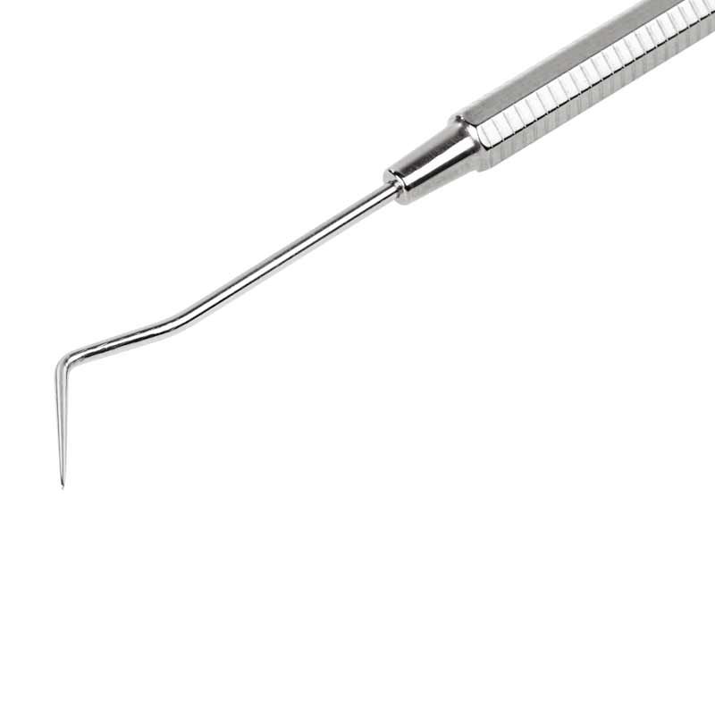Nahaufnahme der Sonde mit schräger, feiner Spitze. Metall, gebogene Spitze.