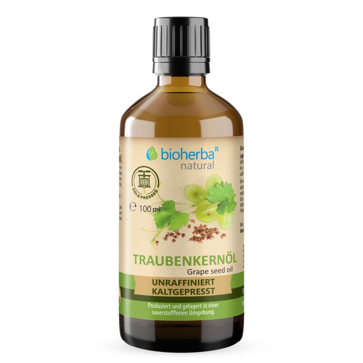Braune Glasflasche mit schwarzem Deckel. Etikett mit Produktinformationen: Traubenkernöl, kaltgepresst, Bioherba. Logo mit Trauben und Blättern. 100 ml.