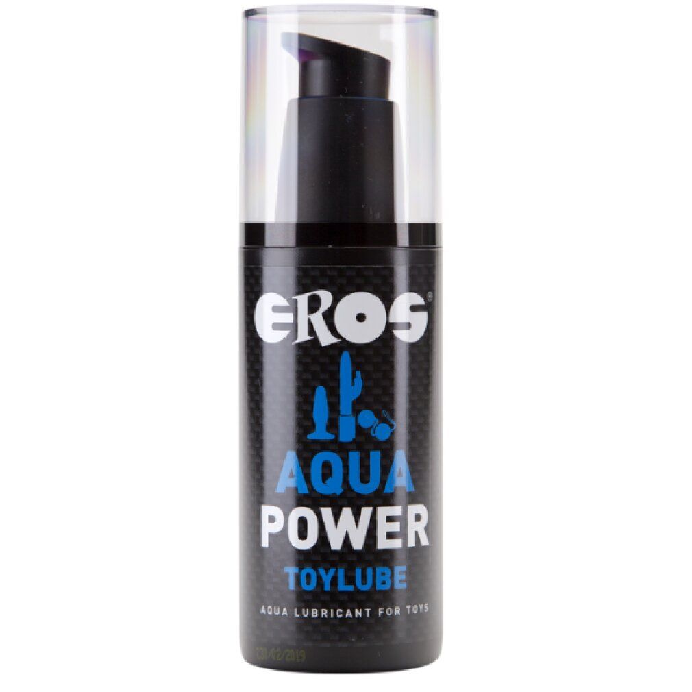 Zylinderförmige Flasche mit schwarzem Pumpkopf und durchsichtiger Kappe. Aufschrift: EROS, AQUA POWER TOY LUBE.