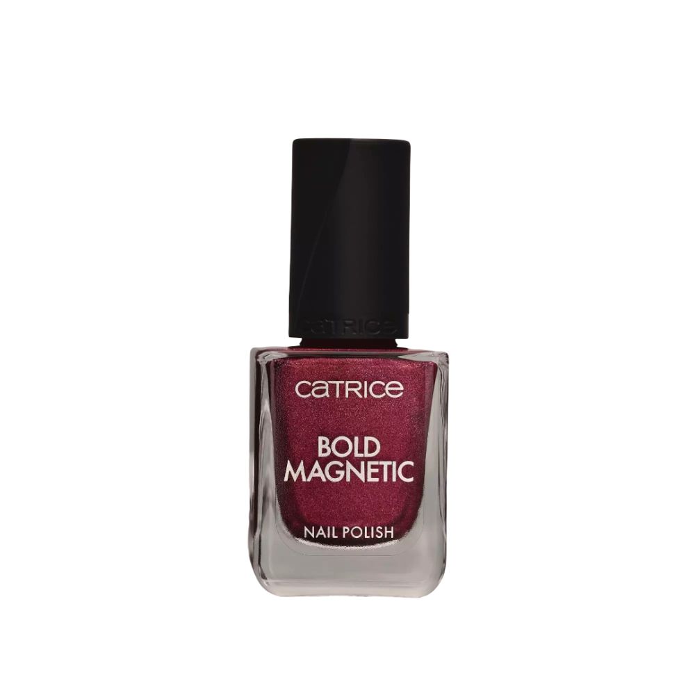 Catrice Bold Magnetic Nagellack, rotbraun. Quadratische Glasflasche mit schwarzem Deckel. Aufschrift: Bold Magnetic Nail Polish.