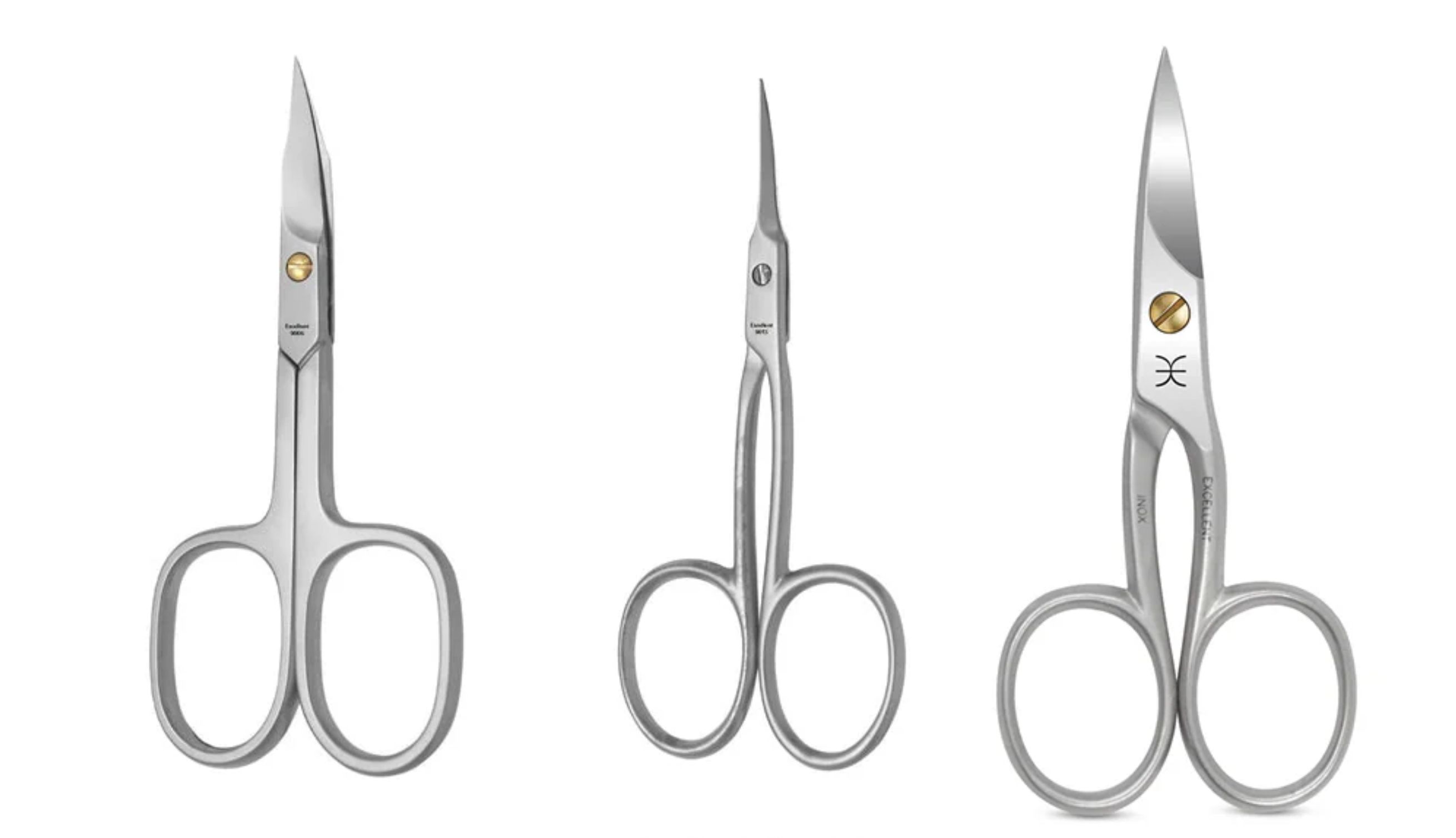 Drei silberfarbene Nagelscheren. Unterschiedliche Spitzenformen. Goldfarbene Schrauben. Auf weißem Hintergrund.