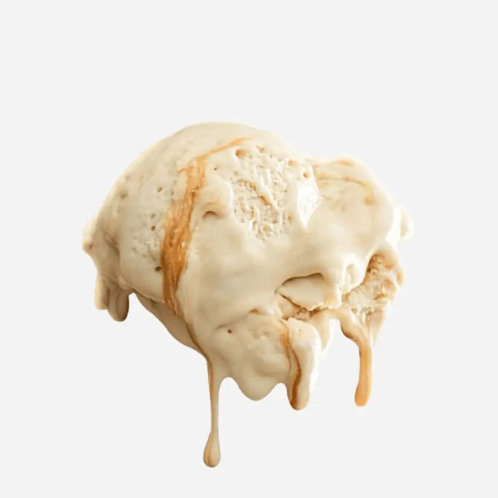 Zwei Kugeln Eis, hellbraun mit braunen Streifen, die schmelzen und tropfen. Auf weißem Hintergrund.