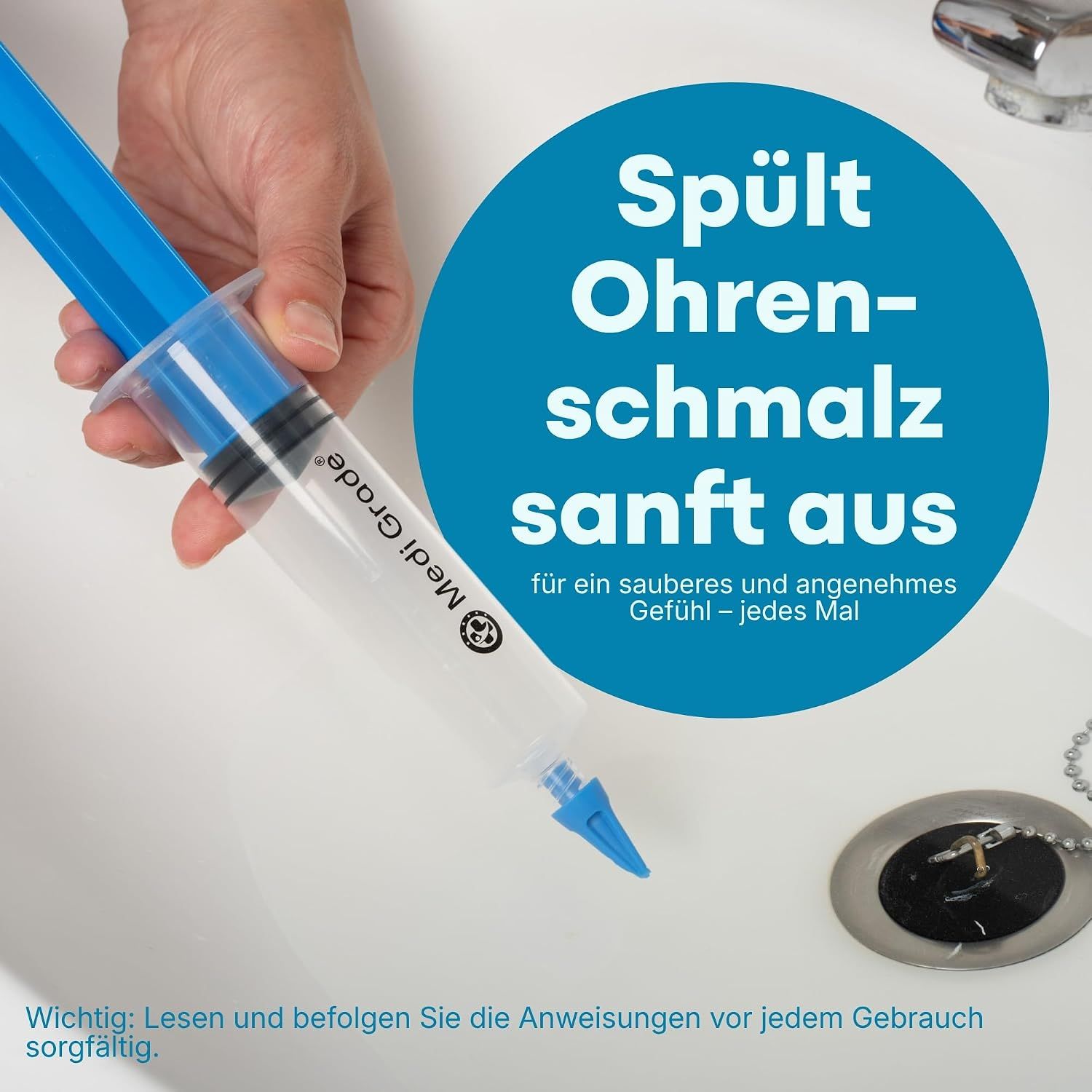 Medi Grade Ohrspritze zum sanften Ausspülen von Ohrenschmalz in einem Waschbecken.
