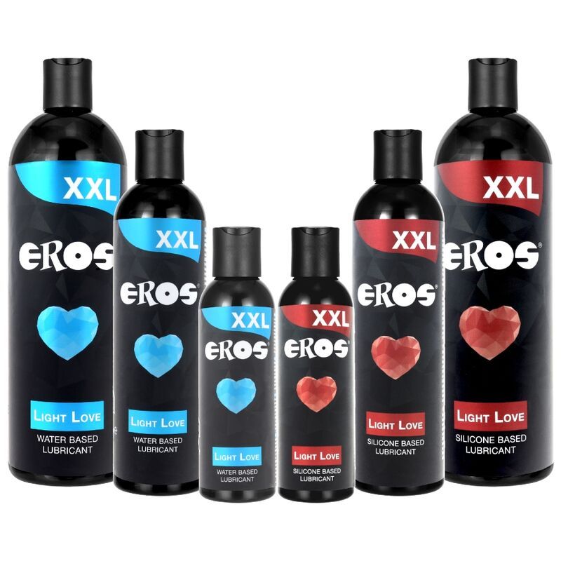 Mehrere schwarze Flaschen mit Etiketten. Aufschrift: XXL, EROS, Light Love, Wasser- und Silikonbasiertes Gleitmittel. Verschiedene Farben.