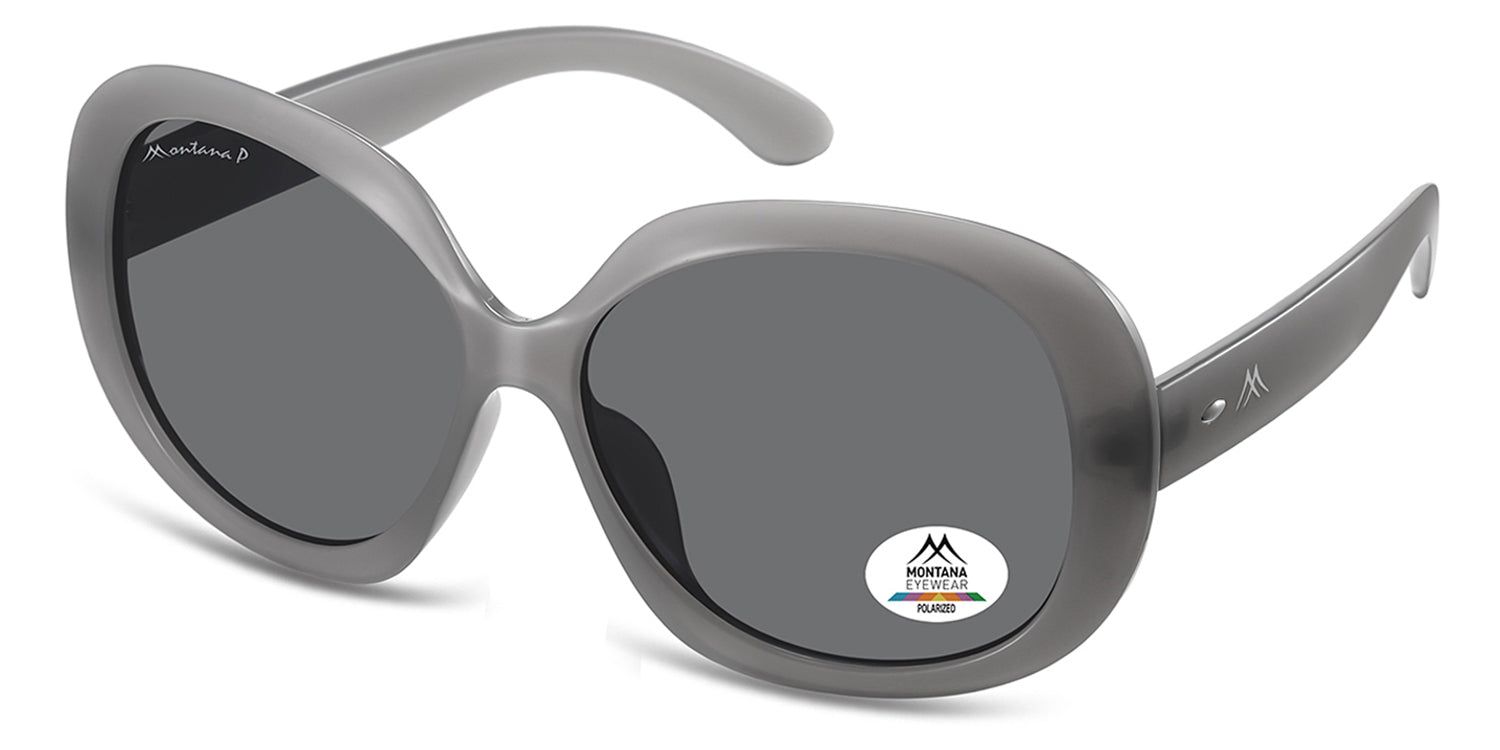 Graue Sonnenbrille, schräge Ansicht. Dunkle Gläser, Montana Eyewear Logo und Polarisations-Aufkleber. Runde Form.