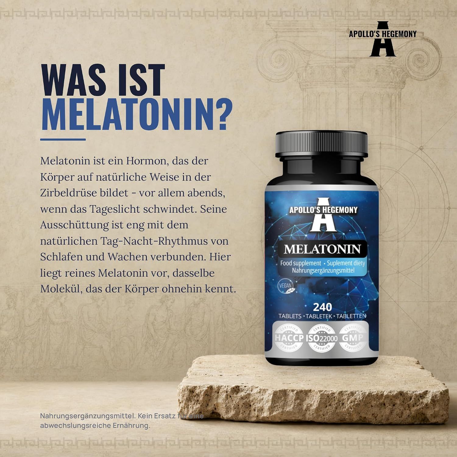 Eine Frau setzt eine weiße Haube auf.
