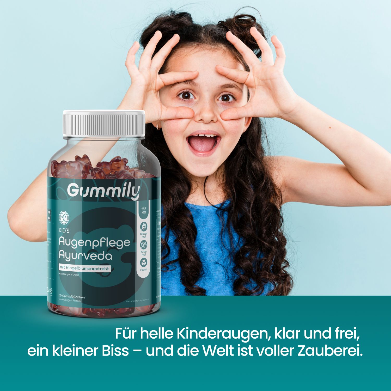 Kind mit Gummily Kinder Augenpflege Flasche, das die Augen mit den Fingern formt.