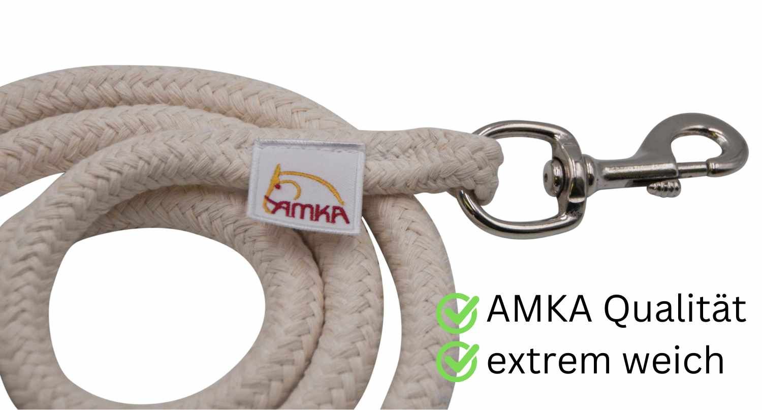 Beige Anbindestrick mit Karabinerhaken. Text: AMKA Qualität, extrem weich. AMKA Logo.