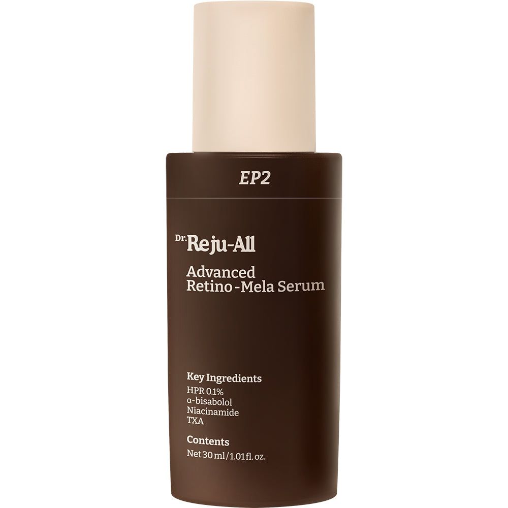 Braune Serumflasche mit weißem Deckel. Aufschrift: Dr. Reju-All Advanced Retino-Mela Serum. Enthält 30 ml.
