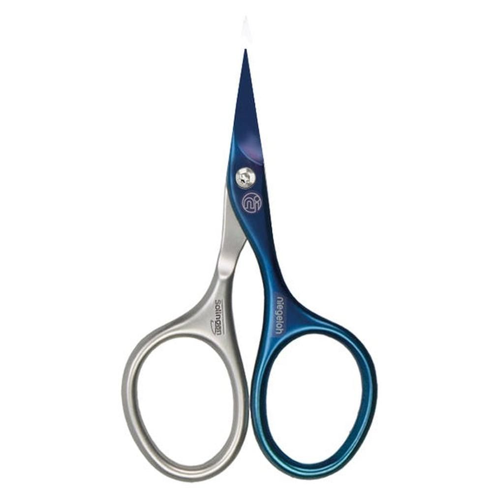 Cuticula-Schere mit blauem Griff und silberfarbenen Griffen. Auf dem Griff steht "Niegeloh" und "Solingen".