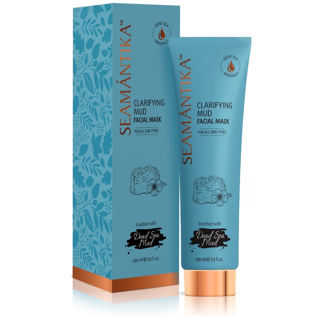 Türkisblaue Schachtel und Tube. Aufschrift: SEAMANTIKA, Clarifying Mud Facial Mask. Mit Inhaltsangaben und Logo.