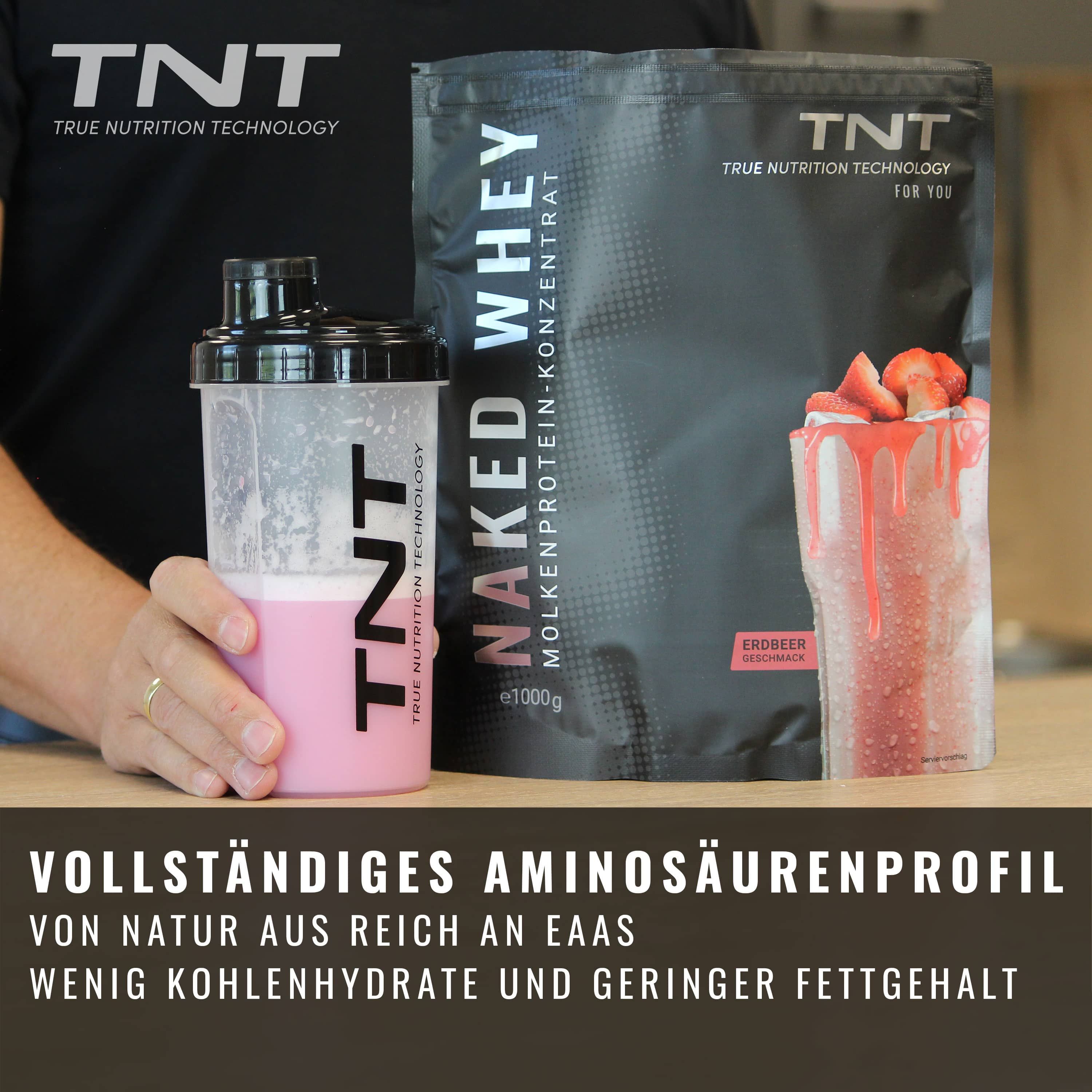 TNT Naked Whey-Verpackung und Shaker mit Erdbeer-Shake. Text: Vollständiges Aminosäurenprofil, wenig Kohlenhydrate und geringer Fettgehalt.