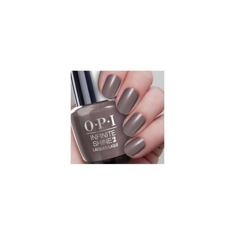Nagellackflasche und lackierte Fingernägel. OPI Infinite Shine 2-Logo. Farbton: Braun-Grau.