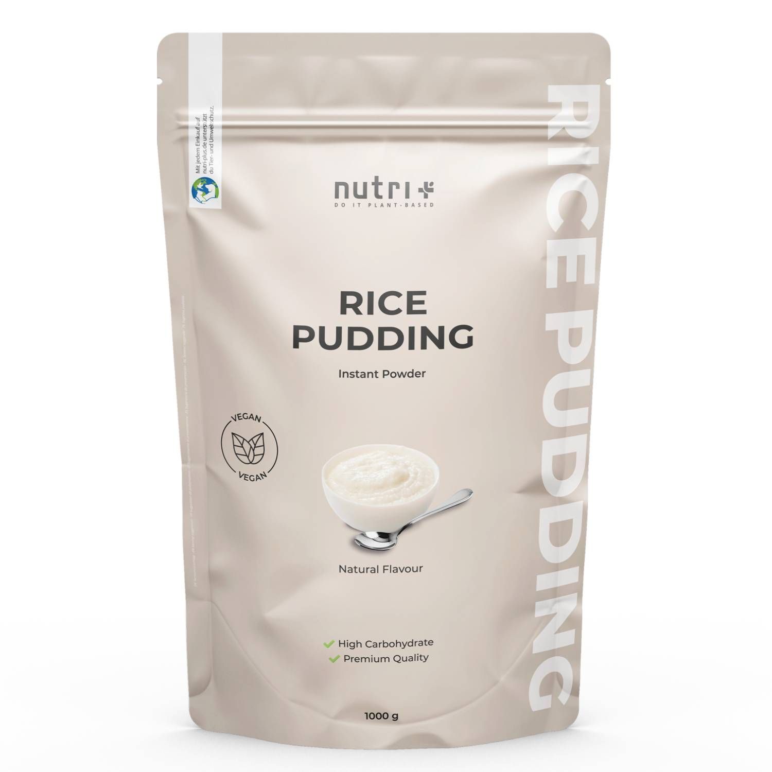 Beutel mit Reispudding-Proteinpulver. Aufschrift: nutri+, Rice Pudding, Instant Powder, Vegan. Abbildung: Schüssel mit Pudding und Löffel.