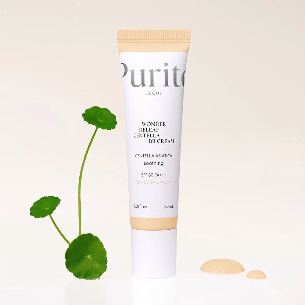 Tube BB Cream. Weiß, mit Schriftzug. Farbton: Neutral Ivory. Enthält Centella Asiatica und SPF 30 PA+++. Mit Blättern.