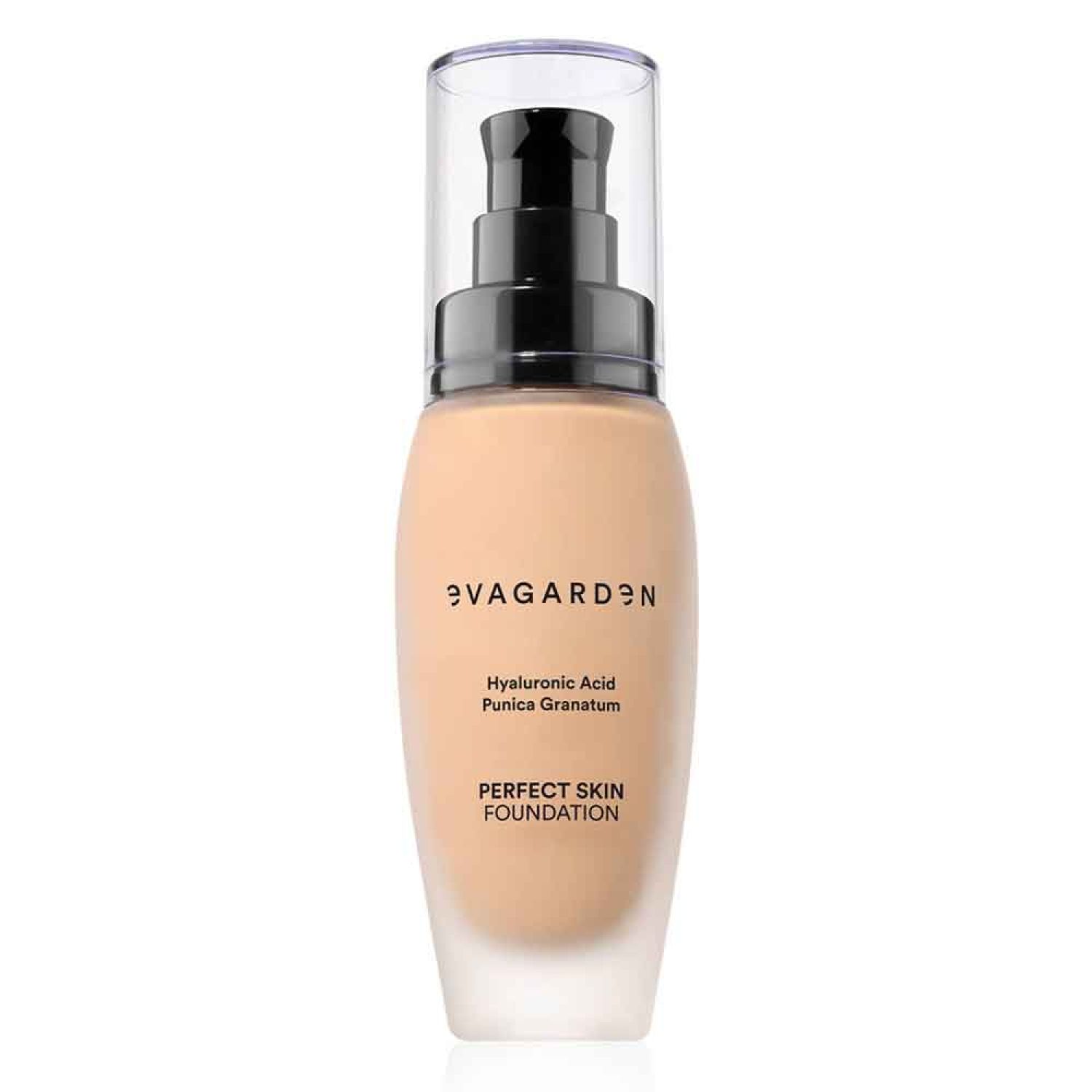 Beige Foundation-Flasche mit schwarzem Pumpverschluss. Aufschrift: PERFECT SKIN FOUNDATION, evagarden.