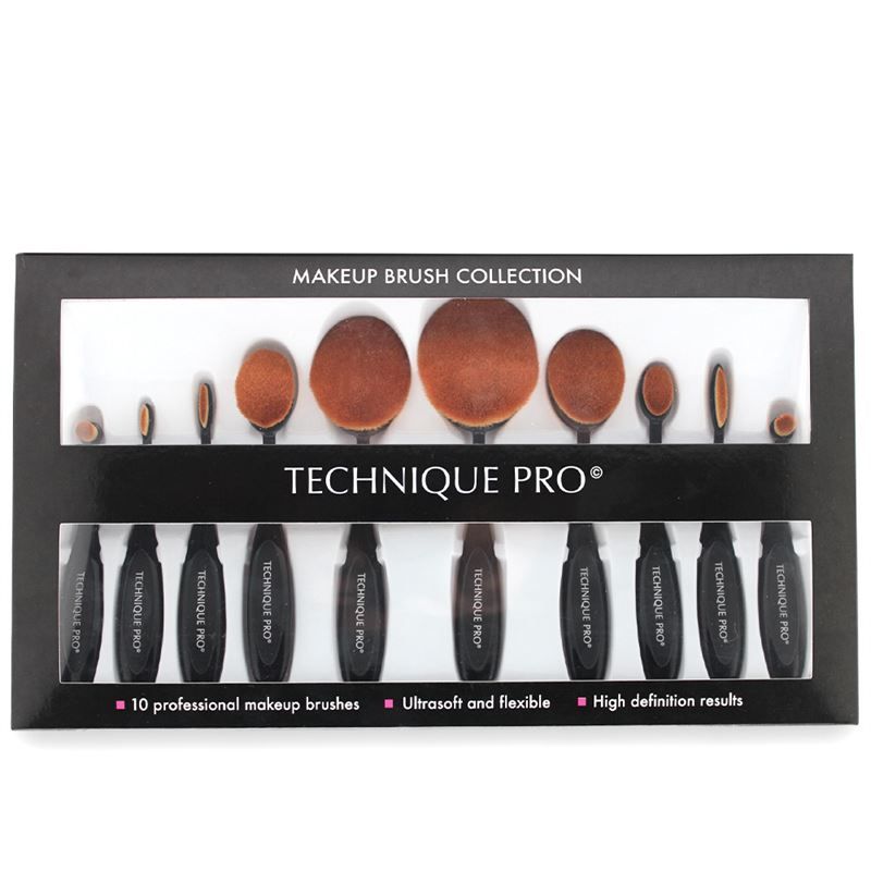 Schminkpinsel-Set in schwarzer Verpackung. Enthält 10 Pinsel mit schwarzen Griffen und braunen Borsten. Marke: TECHNIQUE PRO.