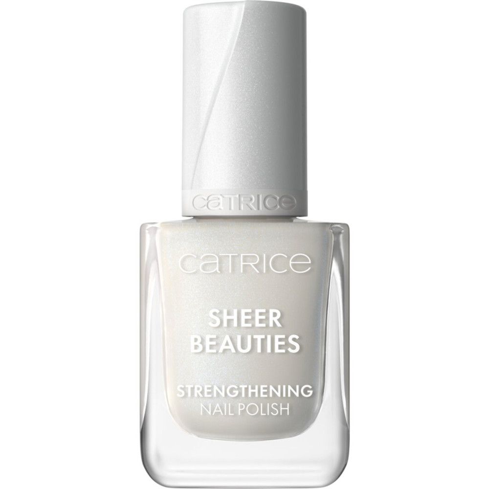 Nagellackflasche mit geschlossenem Deckel. Aufschrift: Catrice, Sheer Beauties, Strengthening Nail Polish. Farbton: Weiß.