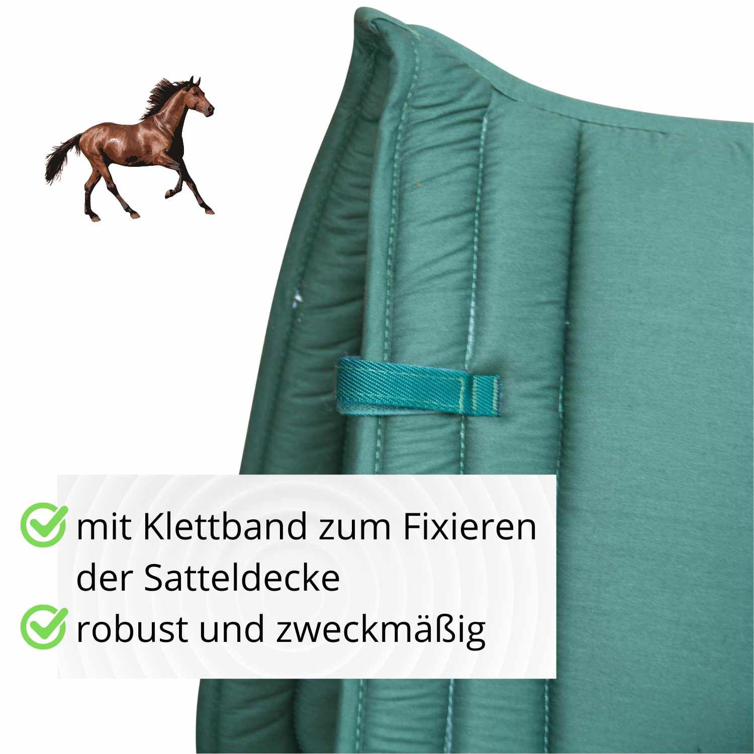Grüne Satteldecke mit Klettband zur Fixierung. Robust und zweckmäßig.
