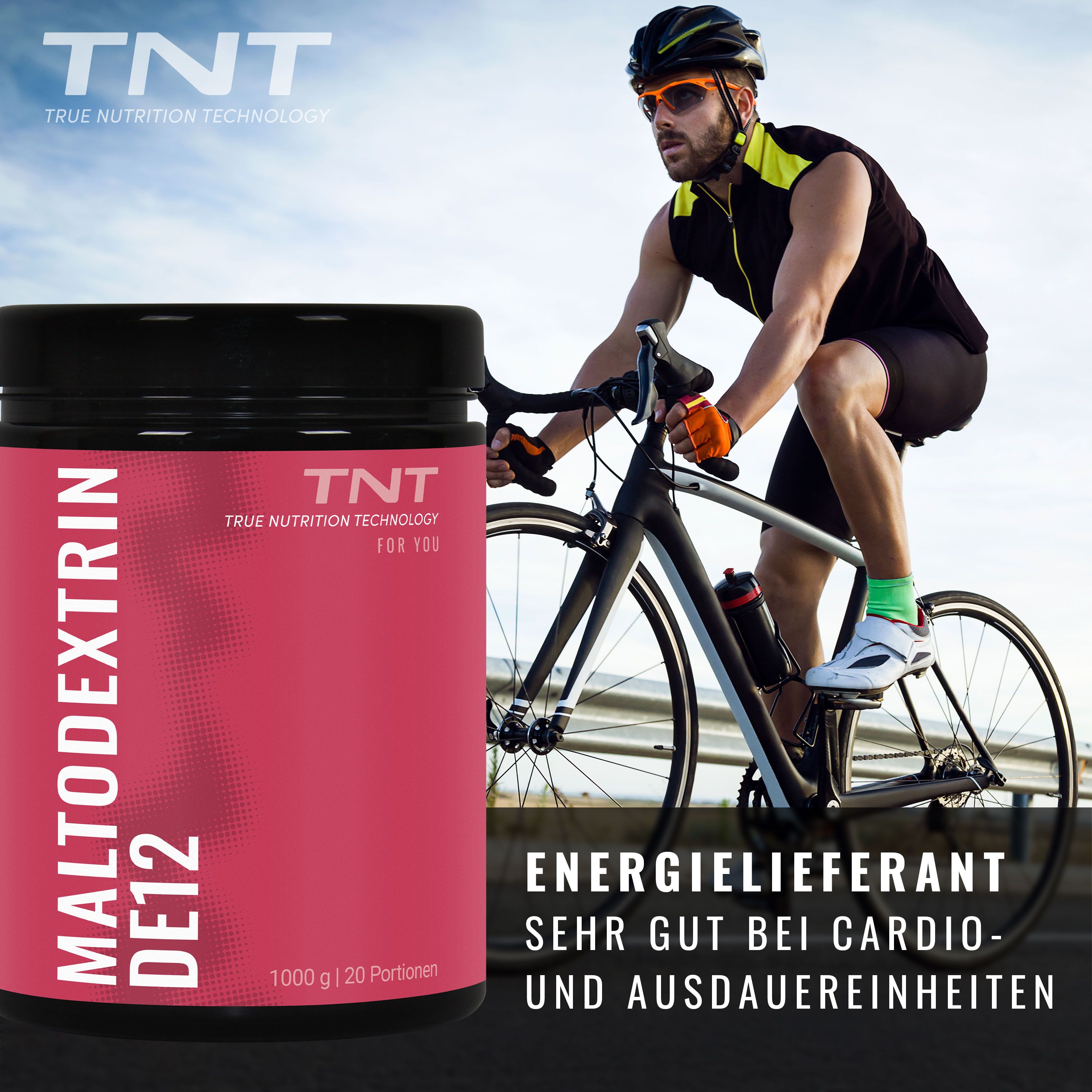 Radfahrer auf dem Fahrrad. Im Hintergrund ein pinkfarbener Behälter mit MALTO DEXTRIN DE12 und TNT Logo.