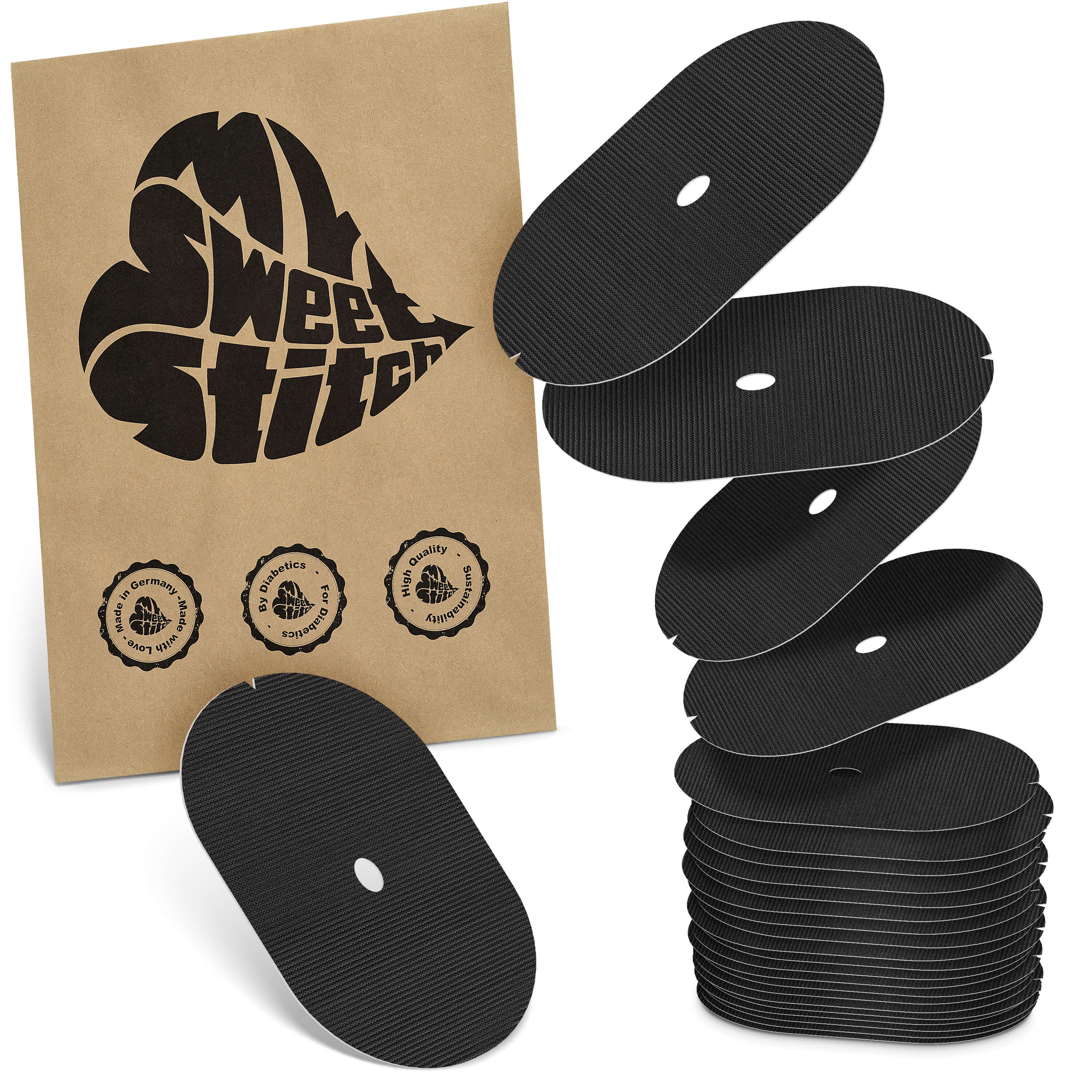 Braune Verpackung mit Logo. Schwarze, ovale Pflaster mit Loch. Stapel von Pflastern. Siegel mit Text.