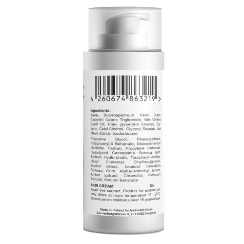 Rückseite einer weißen Flasche mit Pumpverschluss. Barcode. Zutatenliste. Text: SKIN CREAM. Hergestellt in Polen.