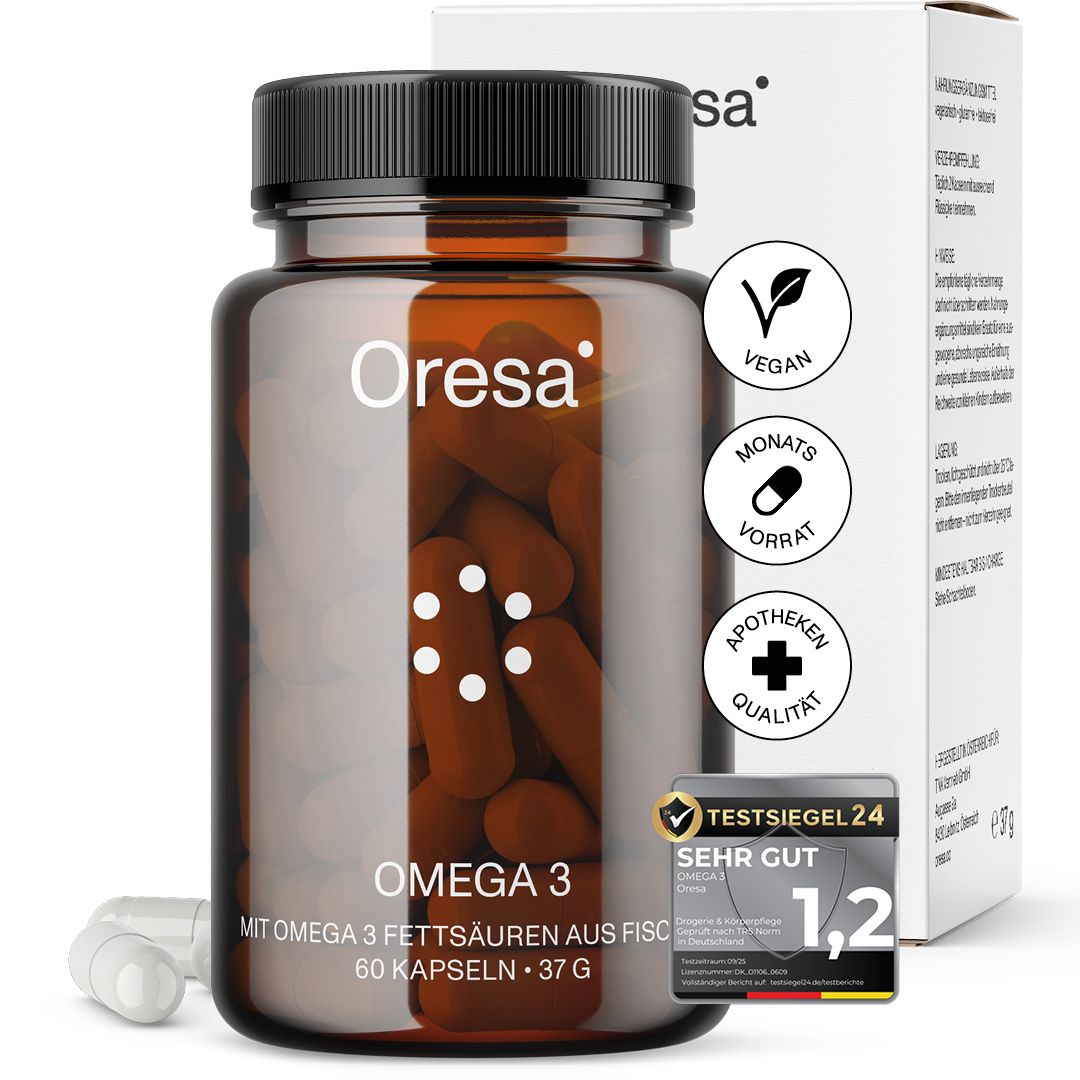 Braune Kapseln in einer braunen Glasflasche mit schwarzem Deckel. Aufschrift Oresa, Omega 3. Vegan-Siegel, Apotheken-Qualität.