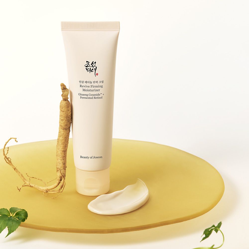 Tube der Beauty of Joseon Creme mit Ginsengwurzel und einem Tupfer Creme.
