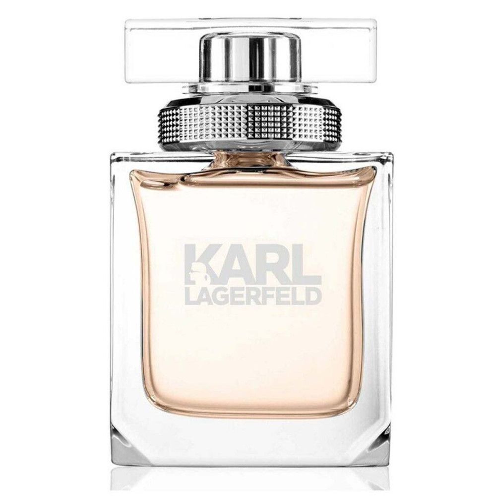 Parfümflakon. Quadratisch, transparent, mit silbernem Verschluss. Logo auf dem Flakon. Flüssigkeit rosa.