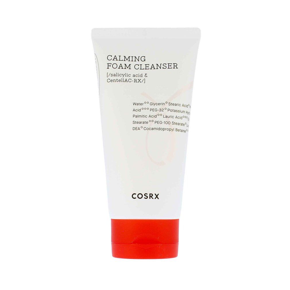 Weiße Tube mit rotem Deckel. Aufschrift: CALMING FOAM CLEANSER, Inhaltsstoffe. Marke: COSRX.
