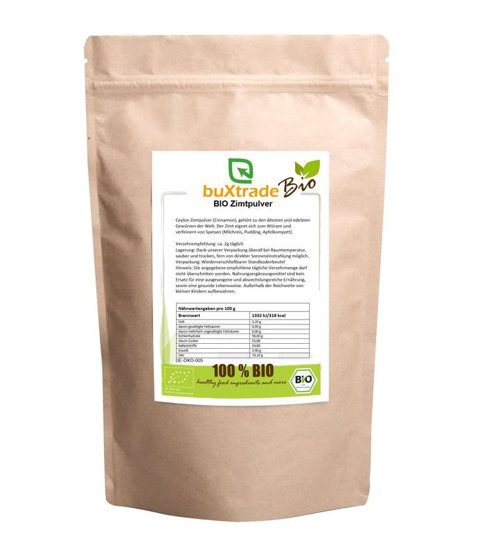 Beutel mit Zimtpulver. Aufdruck: buXtrade Bio Zimt, 100% Bio, Nährwerttabelle. Siegel: EU-Bio-Logo.